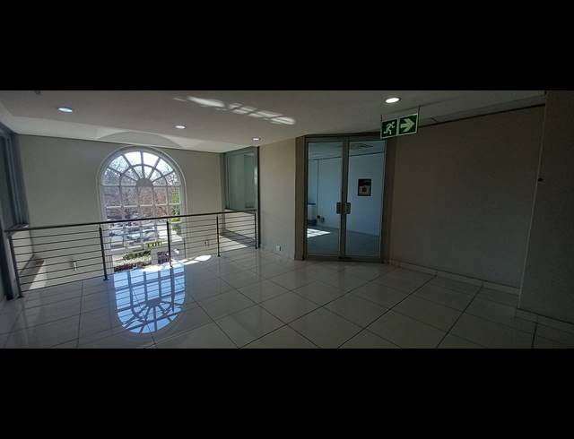 338M² OFFICE TO LET IN BRYANSTON